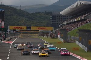 Comienza la acción GT: #81 TF Sport Corvette Z06 LMGT3.R: Tom Van Rompuy, Rui Andrade, Charlie Eastwood lidera