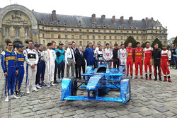 Foto di gruppo dei piloti con Alejandro Agag, Formula E CEO e Jean Todt, Presidente FIA