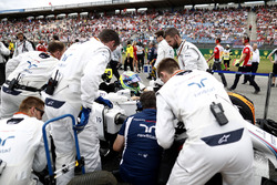 Felipe Massa, Williams FW38 on the grid
