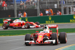 Себастьян Феттель, Ferrari SF16-H и Кими Райкконен, Ferrari SF16-H