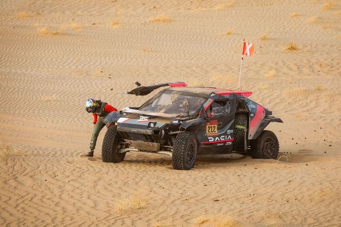 #212 The Dacia Sandriders Dacia: Cristina Gutierrez, Pablo Moreno Huete