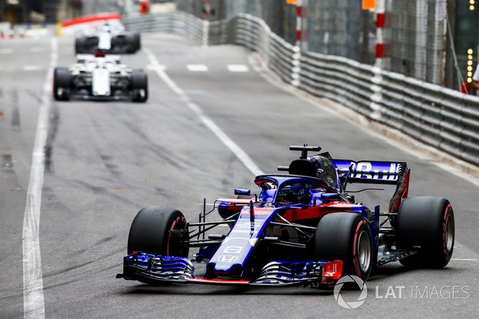 Brendon Hartley, Toro Rosso STR13 y Marcus Ericsson, Sauber C37