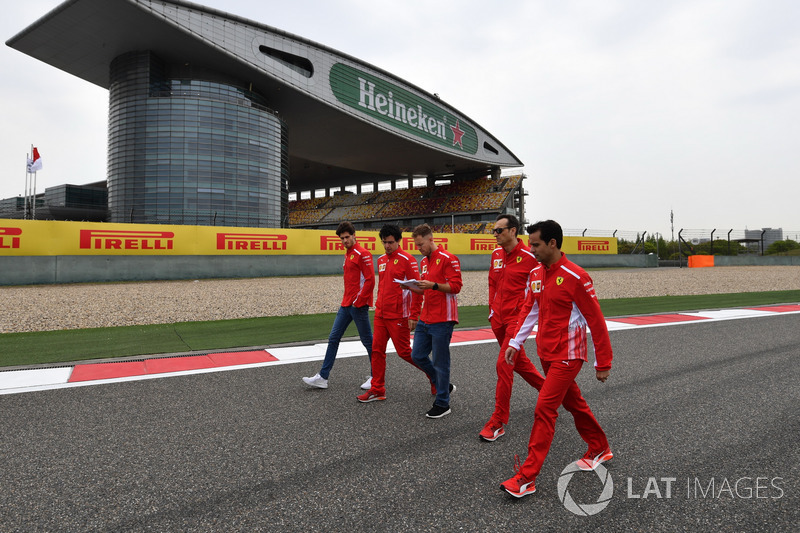 Sebastian Vettel, Ferrari walks the track with the team