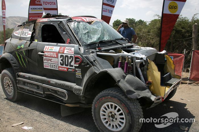 #302 X-Raid Team MINI: Nani Roma, Alex Haro tras accidentar su coche