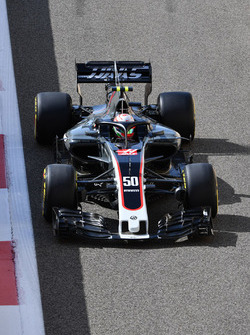 Antonio Giovinazzi, Haas F1 Team VF-17 avec le Halo