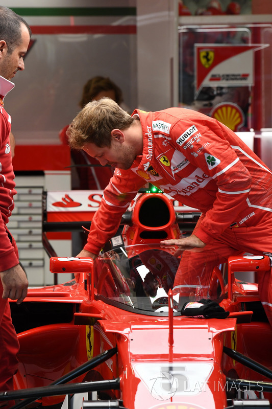 Sebastian Vettel, Ferrari SF70-H with cockpit shield