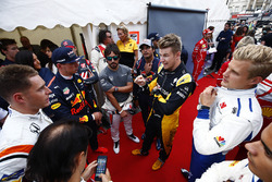Стоффель Вандорн (McLaren), Макс Ферстаппен (Red Bull), Фернандо Алонсо (McLaren), Карлос Сайнс-мол.