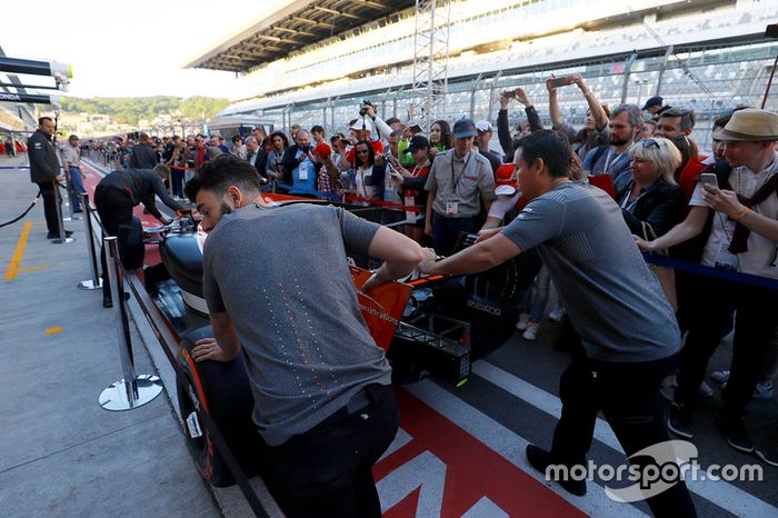 El coche de Fernando Alonso, McLaren MCL32