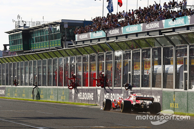 Sebastian Vettel, Ferrari SF70H se lleva la victoria