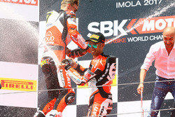 Podium : Chaz Davies, Ducati Team, vainqueur, et Marco Melandri, Ducati Team, troisième