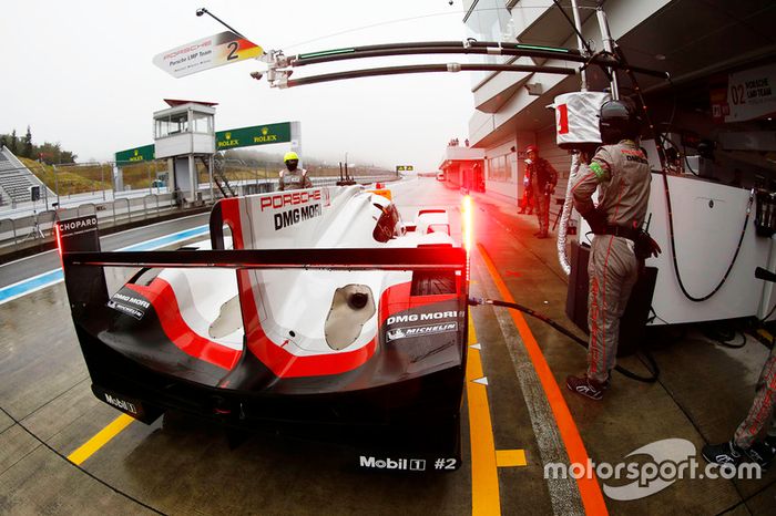 #2 Porsche Team Porsche 919 Hybrid: Timo Bernhard, Earl Bamber, Brendon Hartley