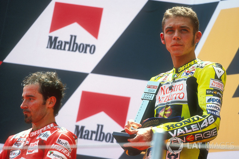 Podium: winnaar Valentino Rossi, tweede Max Biaggi