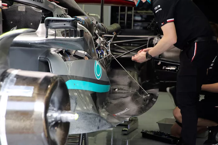 Piso Mercedes W13