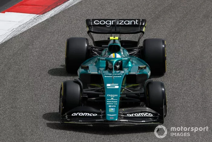 Sebastian Vettel, Aston Martin AMR22  