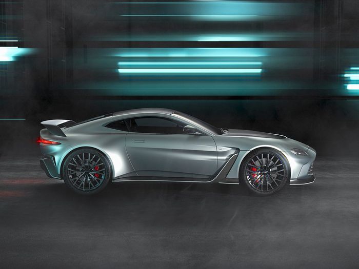 Aston Martin V12 Vantage