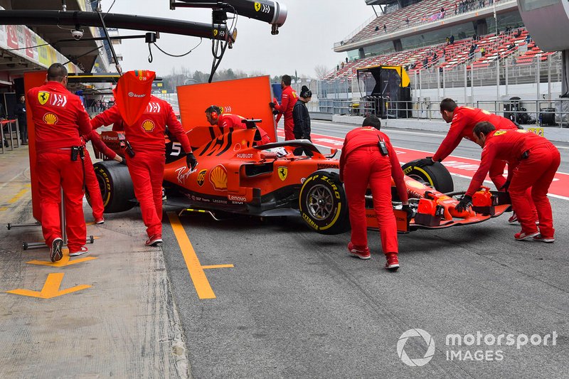 Sebastian Vettel, Ferrari SF90, effettua un pit stop