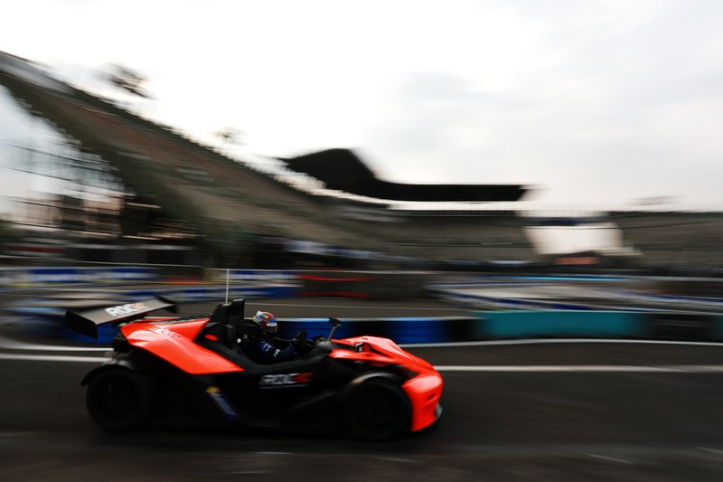 James Baldwin pilote la KTM X-Bow Comp R