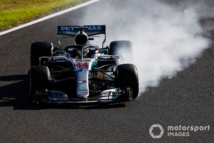 Lewis Hamilton, Mercedes AMG F1 W09, bloquea en la frenada
