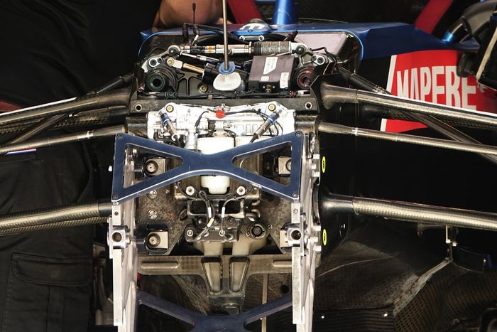 Detalle de la parte delantera del Alpine A521 de Fernando Alonso