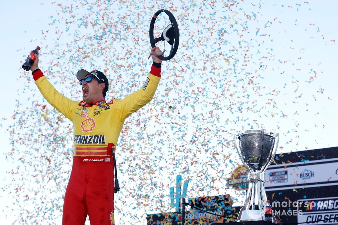 Joey Logano, Team Penske, Shell Pennzoil Ford Mustang