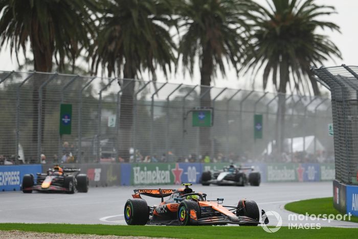 Lando Norris, McLaren, Max Verstappen, Red Bull Racing