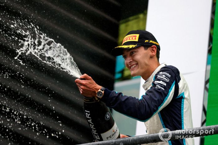 Podio: segundo lugar George Russell, Williams