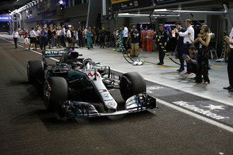 Lewis Hamilton, Mercedes AMG F1 W09 EQ Power+