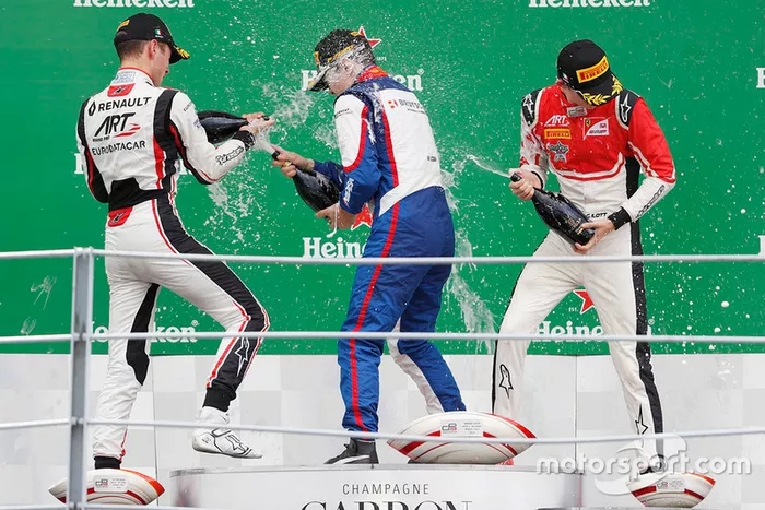 Podio: David Beckmann, Trident, Anthoine Hubert, ART Grand Prix, Callum Ilott, ART Grand Prix