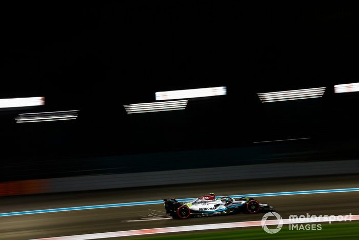 Lewis Hamilton, Mercedes W13