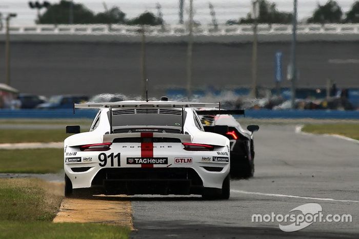 #911 Porsche GT Team Porsche 911 RSR: Matt Campbell, Nick Tandy, Frederic Makowiecki