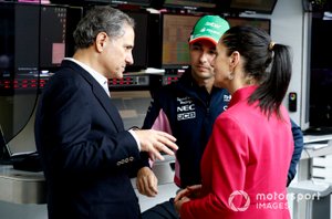 Alejandro Soberón Kuri, CEO de CIE, Sergio Pérez, Racing Point y Claudia Sheinbaum, la Alcaldesa de la Ciudad de México