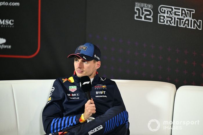 Max Verstappen, Red Bull Racing, 2ª posición, en la rueda de prensa