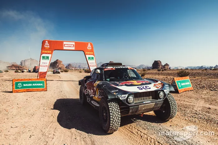 #300 X-Raid Mini JCW Team: Carlos Sainz, Lucas Cruz