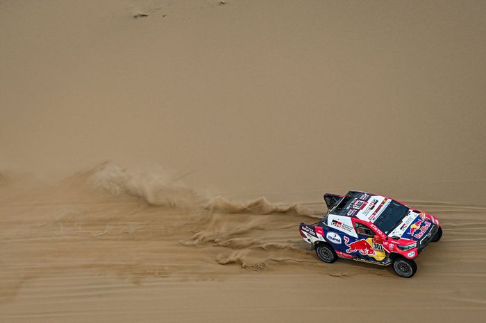 #301 Toyota Gazoo Racing: Nasser Al-Attiyah, Matthieu Baumel