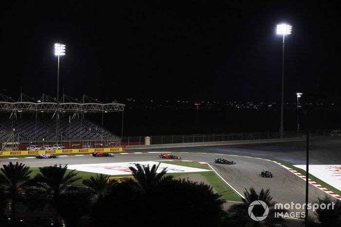 Lewis Hamilton, Mercedes F1 W11, Valtteri Bottas, Mercedes F1 W11, Max Verstappen, Red Bull Racing RB16, Alex Albon, Red Bull Racing RB16