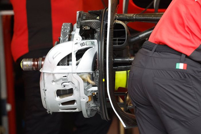 Detalle tambor de freno Ferrari SF-23