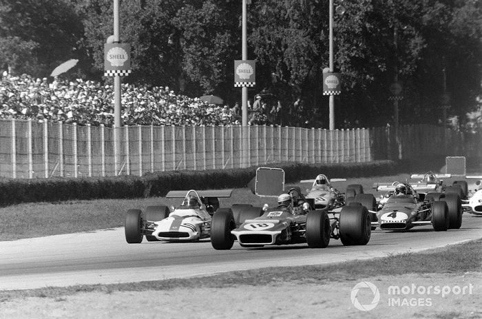Jackie Stewart, March 701 Ford, Pedro Rodríguez, BRM P153 y Clay Regazzoni, Ferrari 312B