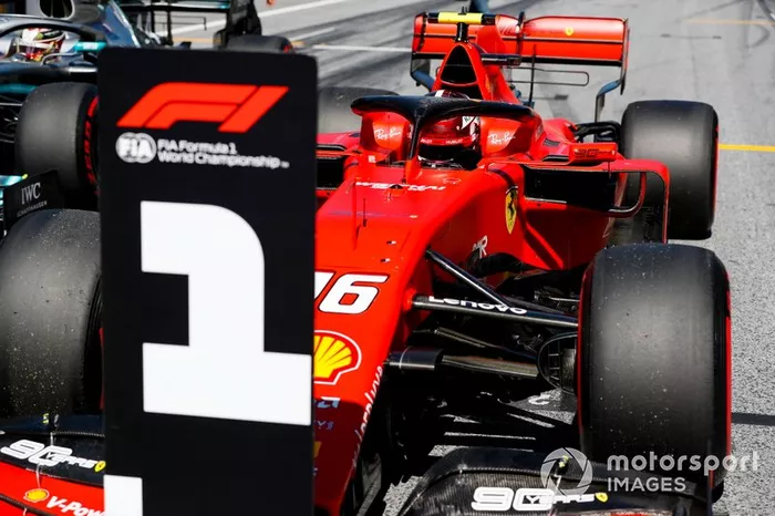 Ganador de la pole Charles Leclerc, Ferrari SF90 en Parc Ferme 