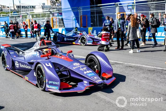 Robin Frijns, Envision Virgin Racing, Audi e-tron FE05, alongside Sam Bird, Envision Virgin Racing, Audi e-tron FE05, on the grid