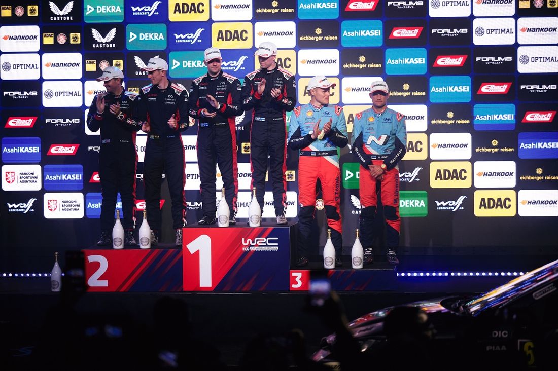 Podium: zwycięzcy Kalle Rovanperä, Jonne Halttunen, Toyota Gazoo Racing WRT Toyota GR Yaris Rally1, drugie miejsce Elfyn Evans, Scott Martin, Toyota Gazoo Racing WRT Toyota GR Yaris Rally1, trzecie miejsce Ott Tänak, Martin Järveoja, Hyundai World Rally T