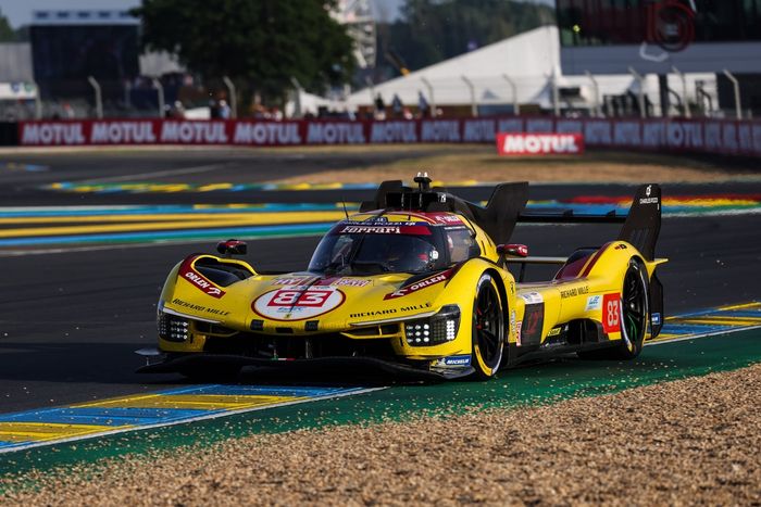 #83 AF Corse Ferrari 499P: Robert Kubica, Yifei Ye, Philip Hanson