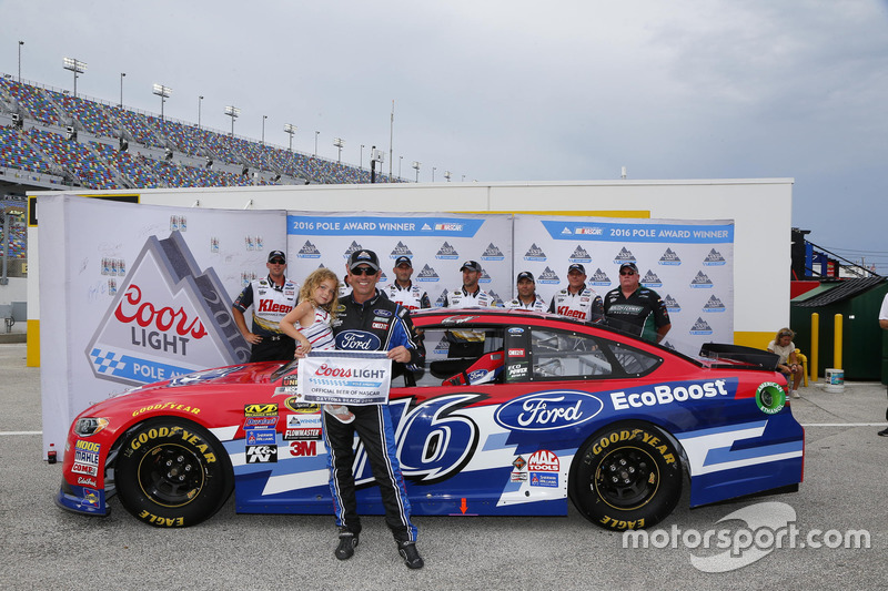 Ganador de la pole Greg Biffle, Roush Fenway Racing Ford