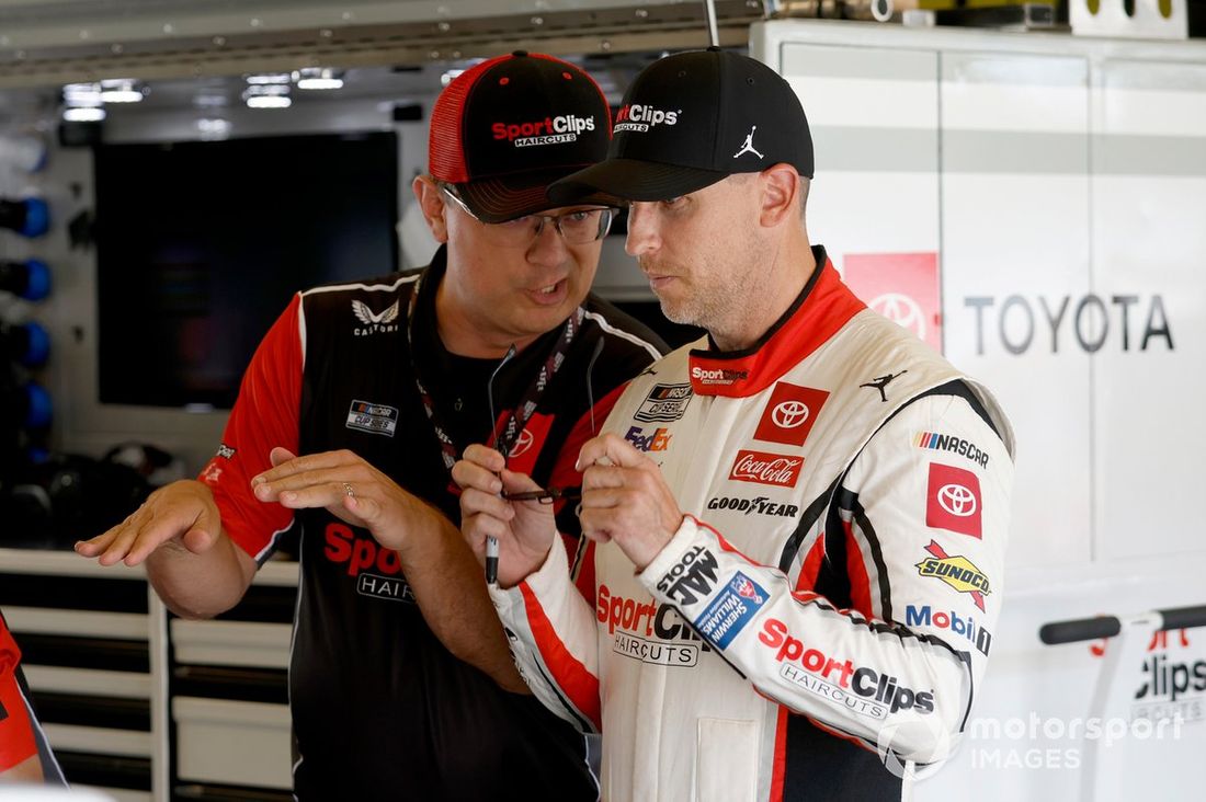 Denny Hamlin, Joe Gibbs Racing, Sport Clips Haircuts Toyota Camry