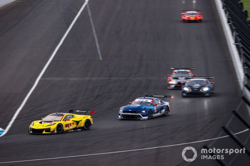 #4 Corvette Racing by Pratt Miller Motorsports Corvette Z06 GT3.R: Tommy Milner, Nicky Catsburg