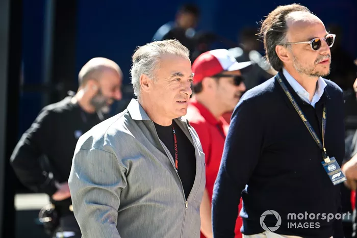 Jean Alesi au paddock