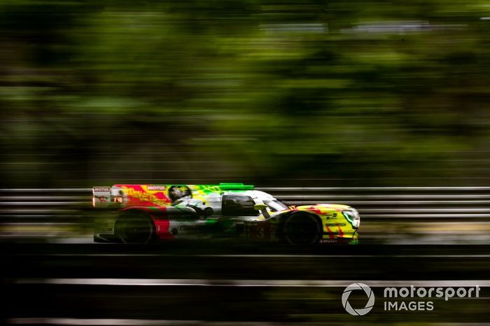 #3 Rebellion Racing, Rebellion R13-Gibson: Thomas Laurent, Gustavo Menezes, Nathanel Berthon