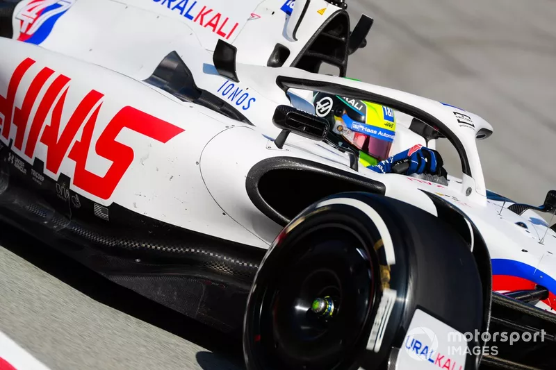 Mick Schumacher, Haas VF-22