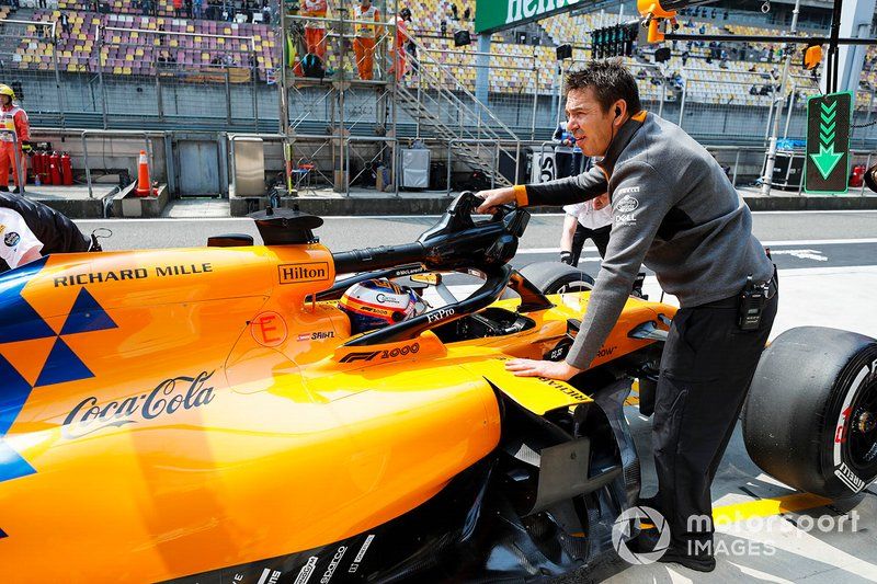 Carlos Sainz Jr., McLaren MCL34