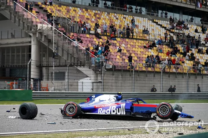 Aftermath of Alexander Albon, Toro Rosso STR14 crash