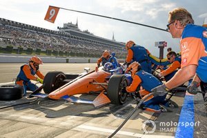 Scott Dixon, Chip Ganassi Racing Honda pit stop